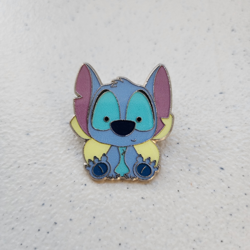 🌺 5/$25 Disney Stitch One Family Trading Pin‎
